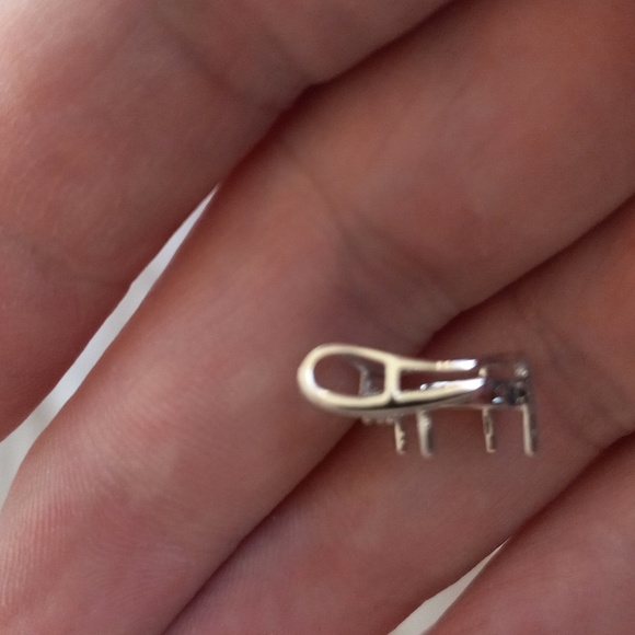 10k White Gold w Diamond pendant casting. - Picture 3 of 4